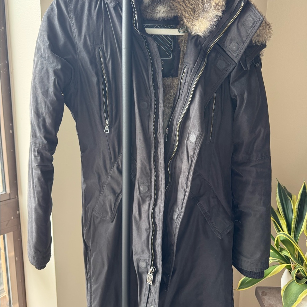 Aritzia TNA Black Parka Coat with Faux-Fur Trim